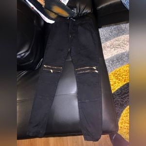 Men Black Jogger w/ Gold zippers